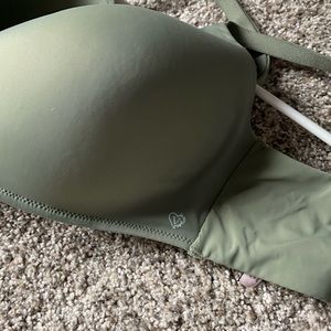 Victoria Secret Wirefree bra. 34 DDD